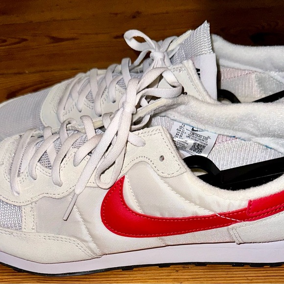 Shoes - Picture 4 of 7